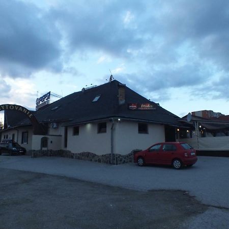 Fan Fan Penzion Rožňava 外观 照片